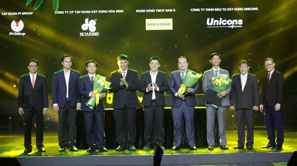 Đại-diện-Tập-đoàn-Pi-Group-ký-kết-hợp-tác-với-Hòa-Bình,-Unicons-và-Ngân-hàng-TMCP-Nam-Á
